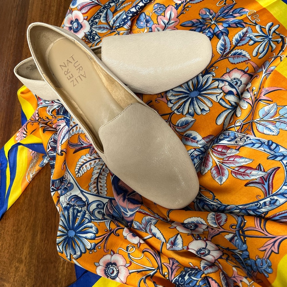 Naturalized flexy flat shoes